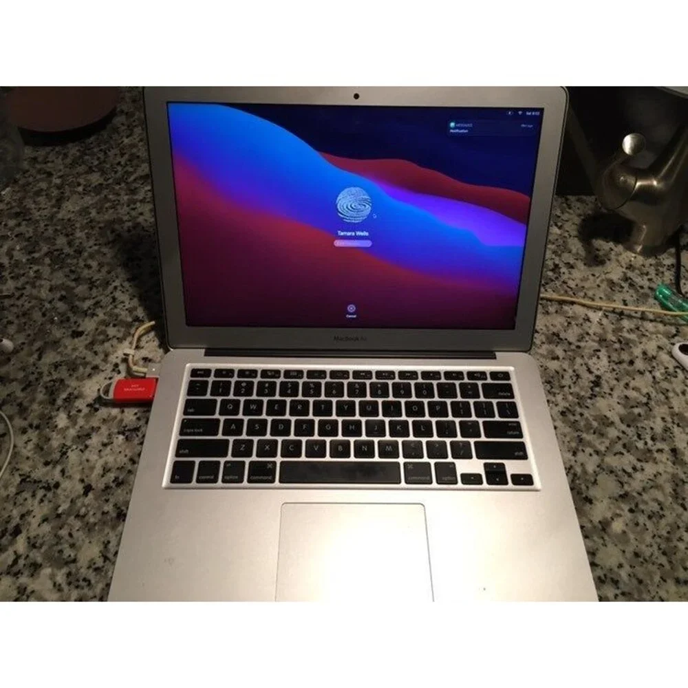 macbook air 2015 4gb 13in 1600MHz